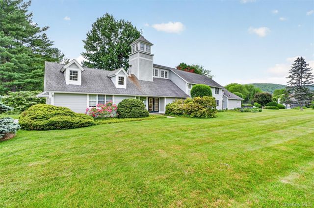5 Red Tail Court, Pawling, NY 12564