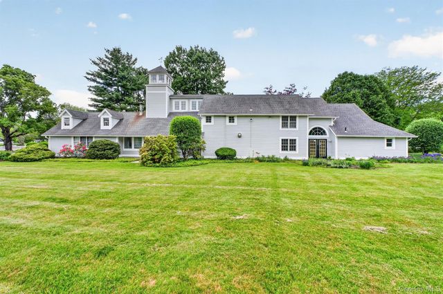 5 Red Tail Court, Pawling, NY 12564