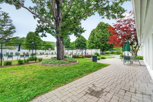 5 Red Tail Court, Pawling, NY 12564