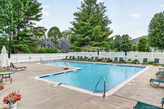 5 Red Tail Court, Pawling, NY 12564