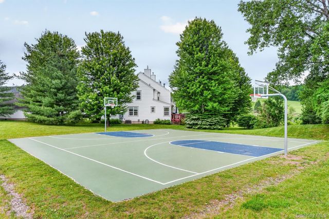 5 Red Tail Court, Pawling, NY 12564