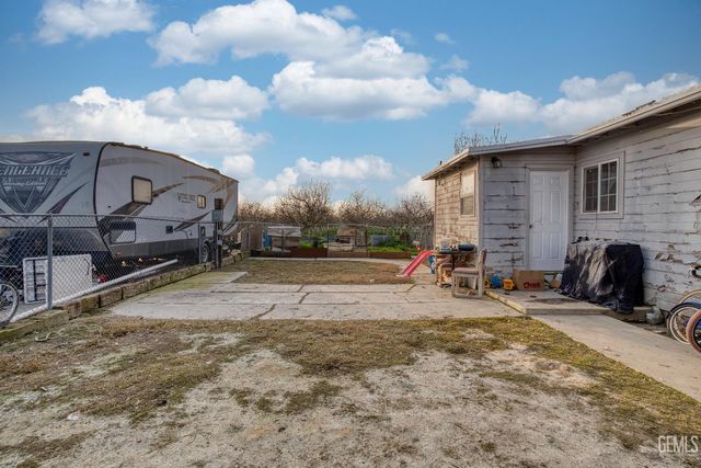 29951 Orange Street, Shafter, CA 93263