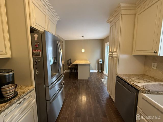 41 Dogwood Court, Jamesburg, NJ 08831
