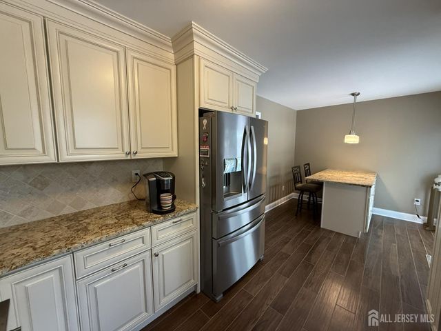 41 Dogwood Court, Jamesburg, NJ 08831