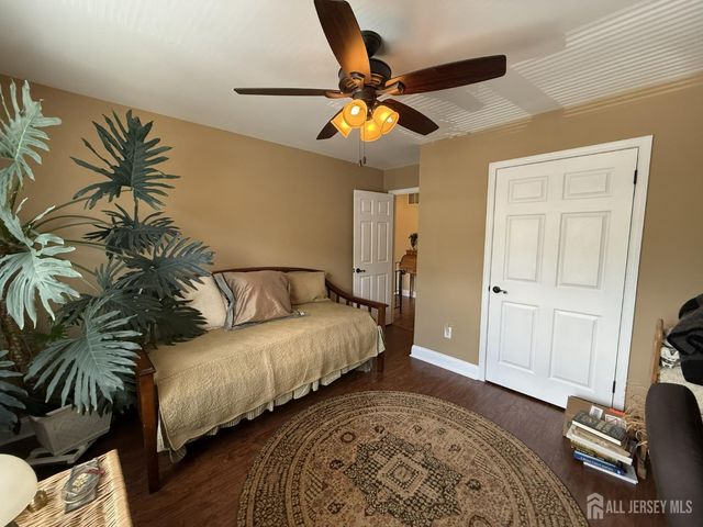 41 Dogwood Court, Jamesburg, NJ 08831