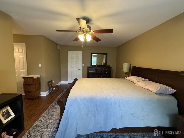41 Dogwood Court, Jamesburg, NJ 08831