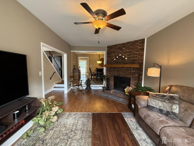 41 Dogwood Court, Jamesburg, NJ 08831