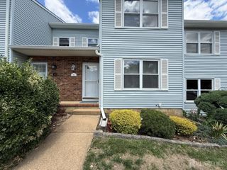 41 Dogwood Court, Jamesburg, NJ 08831