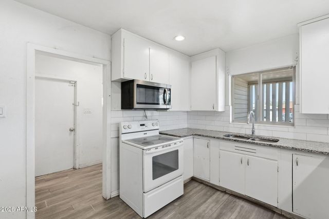 101 W HARWELL Road, Phoenix, AZ 85041