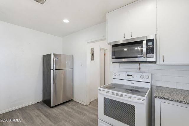 101 W HARWELL Road, Phoenix, AZ 85041