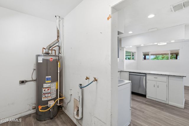 101 W HARWELL Road, Phoenix, AZ 85041