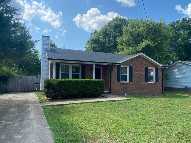 392 Roselawn Dr, Clarksville, TN 37042