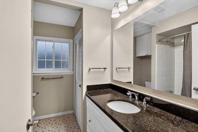 8180 Crestview Drive, Sterling Heights, MI 48312