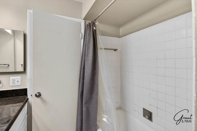 8180 Crestview Drive, Sterling Heights, MI 48312