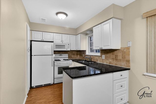 8180 Crestview Drive, Sterling Heights, MI 48312