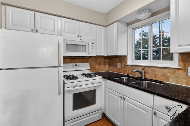 8180 Crestview Drive, Sterling Heights, MI 48312