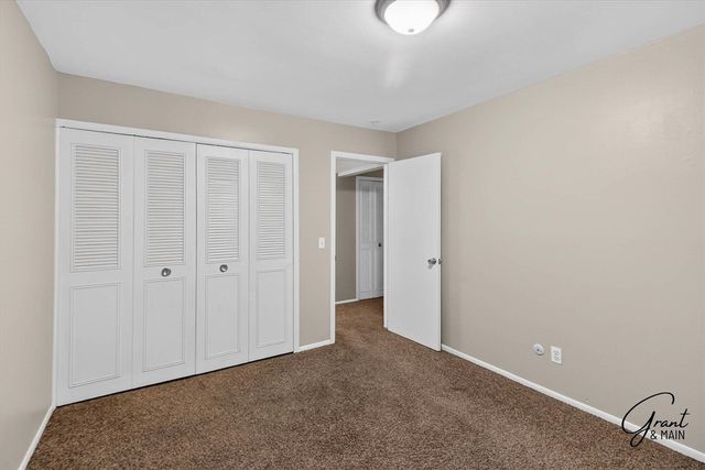 8180 Crestview Drive, Sterling Heights, MI 48312