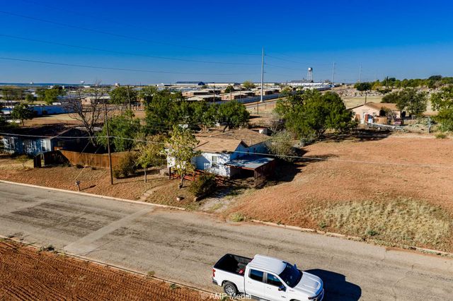 804 Fisher Street, Sweetwater, TX 79556