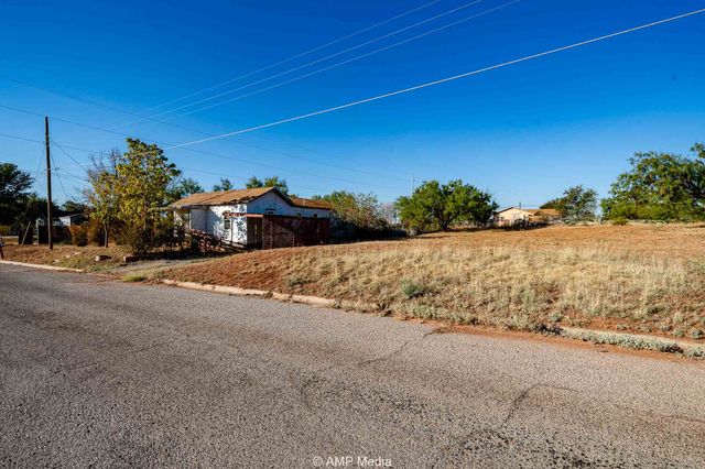 804 Fisher Street, Sweetwater, TX 79556