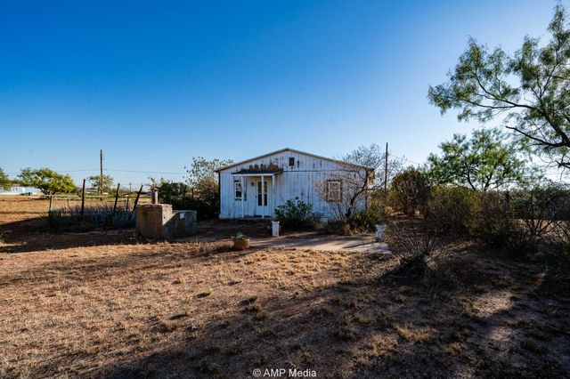 804 Fisher Street, Sweetwater, TX 79556