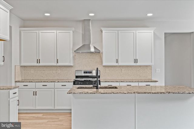 140 ELI DR, York, PA 17404