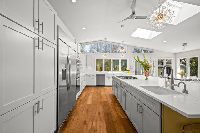 711 Kingsley Avenue, St. Joseph, MI 49085