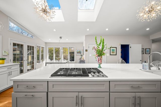 711 Kingsley Avenue, St. Joseph, MI 49085