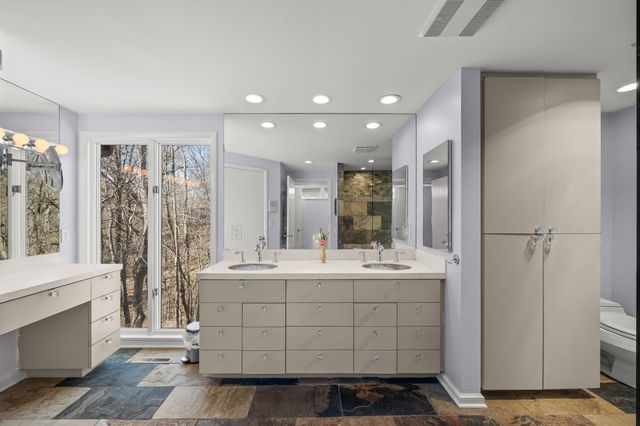 711 Kingsley Avenue, St. Joseph, MI 49085