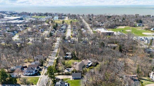 711 Kingsley Avenue, St. Joseph, MI 49085
