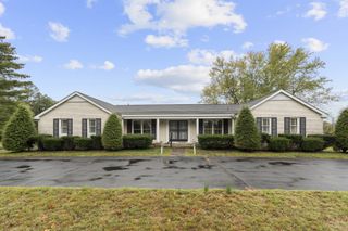 435 Old Pond Ln, Dickson, TN 37055