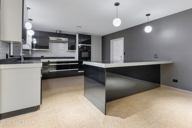 118 Plantation Drive, New Iberia, LA 70563