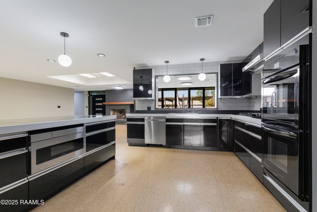 118 Plantation Drive, New Iberia, LA 70563