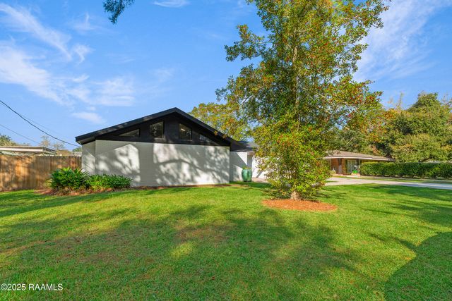 118 Plantation Drive, New Iberia, LA 70563