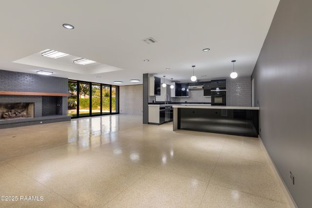 118 Plantation Drive, New Iberia, LA 70563