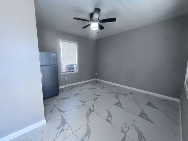 2843 Forest Hill Boulevard 2, Palm Springs, FL 33406