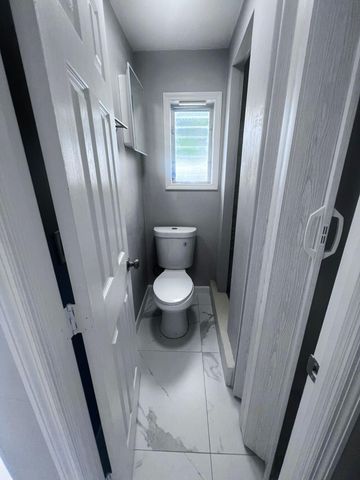 2843 Forest Hill Boulevard 2, Palm Springs, FL 33406