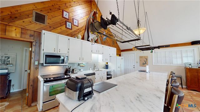 43 Twin Lakes Circle, Victoria, TX 77905