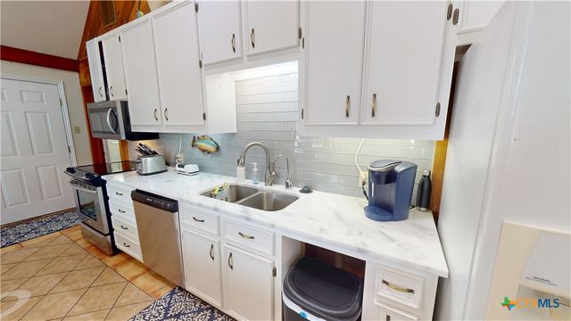 43 Twin Lakes Circle, Victoria, TX 77905