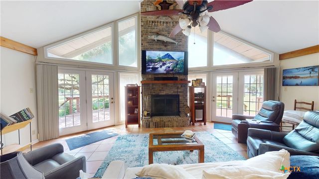 43 Twin Lakes Circle, Victoria, TX 77905