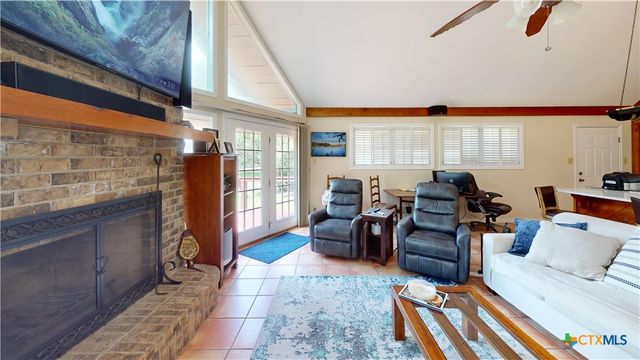 43 Twin Lakes Circle, Victoria, TX 77905