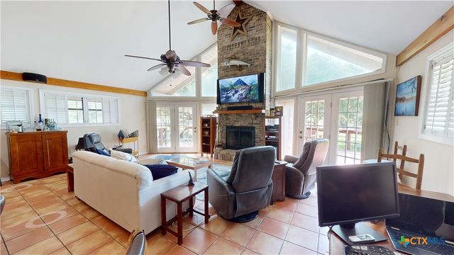 43 Twin Lakes Circle, Victoria, TX 77905