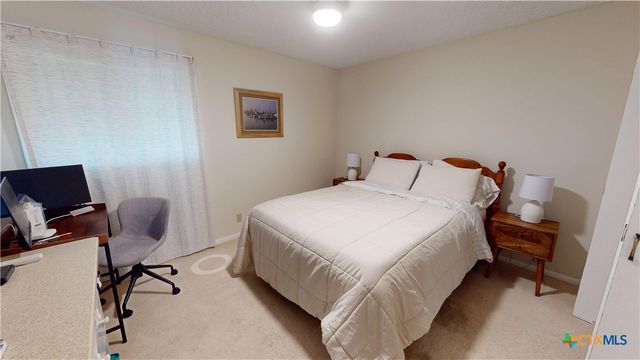 43 Twin Lakes Circle, Victoria, TX 77905