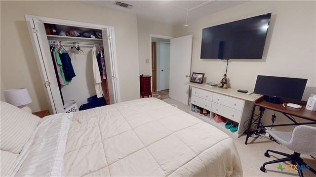 43 Twin Lakes Circle, Victoria, TX 77905