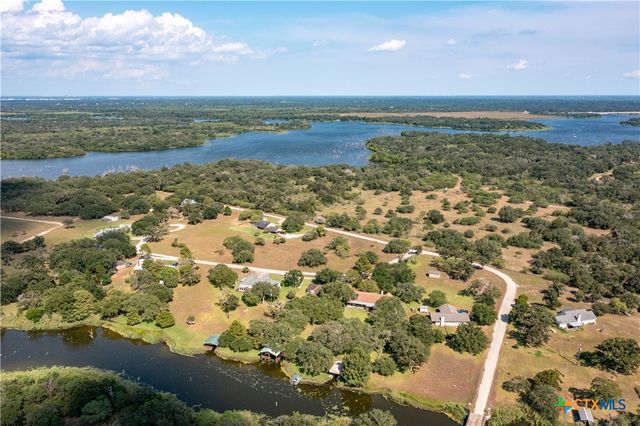43 Twin Lakes Circle, Victoria, TX 77905