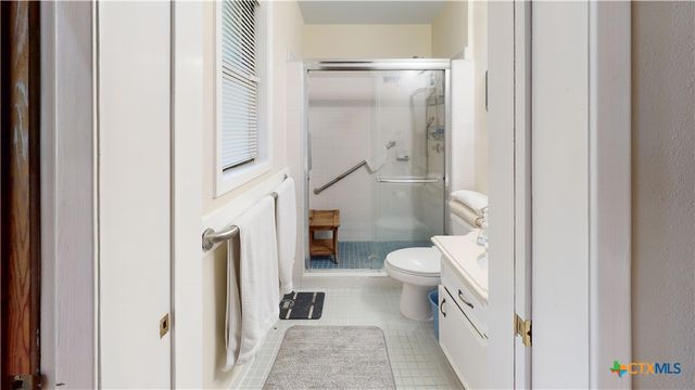 43 Twin Lakes Circle, Victoria, TX 77905