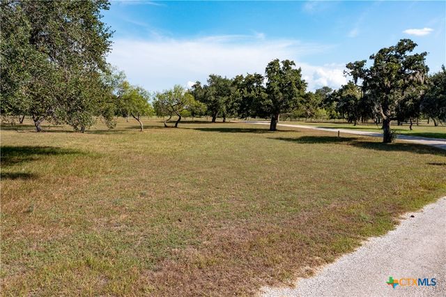 43 Twin Lakes Circle, Victoria, TX 77905