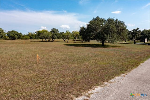 43 Twin Lakes Circle, Victoria, TX 77905