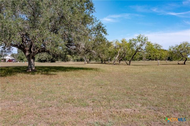 43 Twin Lakes Circle, Victoria, TX 77905