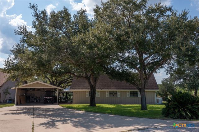 43 Twin Lakes Circle, Victoria, TX 77905