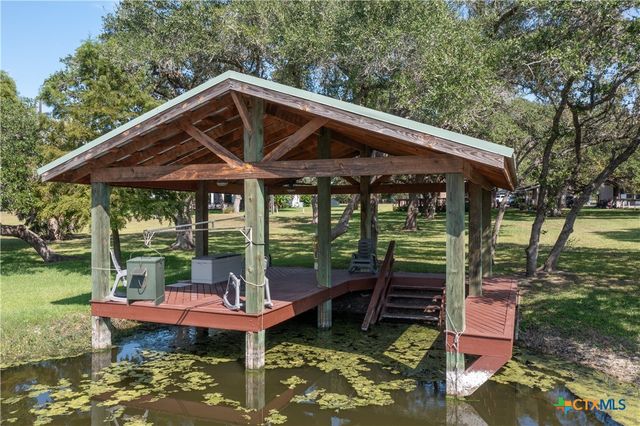 43 Twin Lakes Circle, Victoria, TX 77905